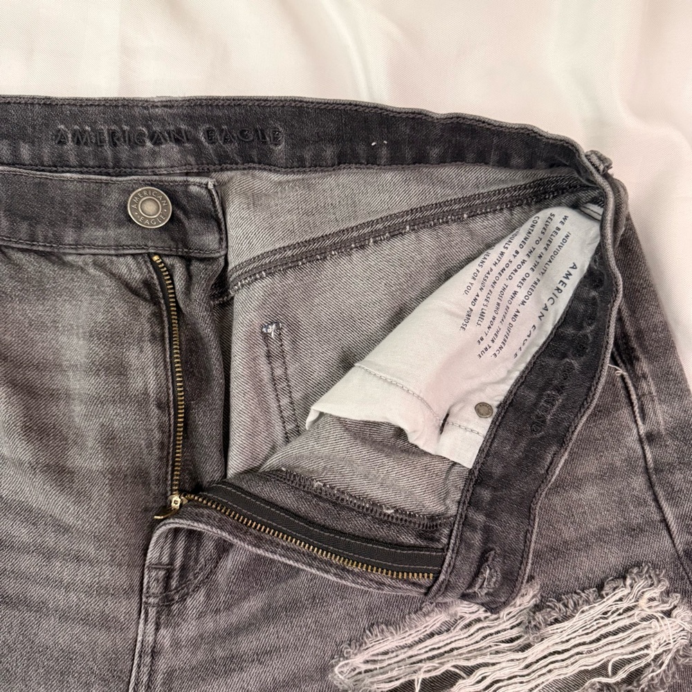 American Eagle distressed 90s boyfriend grey jeans - Picture 12 of 14